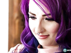 Grote kont, Grote mammen, Seksspeelgoed, Vingeren, Moeder die ik wil neuken, Natuurlijke tieten, Tatoeage, Speelgoed