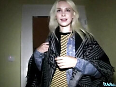 18 años, Culo grande, Verga grande, Rubia, Mamada, Estilo perrito, Dinero, Adolescente