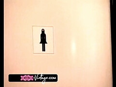 In den arsch, Aus dem arsch in den mund, Grosse titten, Blondine, Europäisch, Lingerie, Öffentlich, Toilette