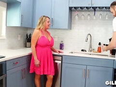 デカ尻, デカパイ, ブロンド, フェラチオ, チン, ハードコア, 熟年, 淫乱熟女