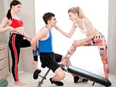 Grosser schwanz, Blasen, Hundestellung, Frau frau mann, Dürr, Sport, Jungendliche (18+), Titten