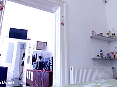 Брюнетки, Застукали, Обнаженные, Натуральные сиськи, Реалити, Русские, Юбки, Сиськи