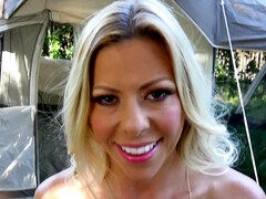 Leie, In den arsch, Grosse titten, Aufs gesicht abspritzen, Fingern, Milf, Muschi, Spanner