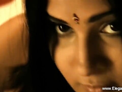 Brunette brune, Hd, Indienne, Mère que j'aimerais baiser, Nue  à poil, Naturelle, Se déshabiller, Allumeuse