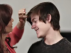 Grote mammen, Bruinharig, Oudere vrouw, Rijpe lesbienne, Tatoeage