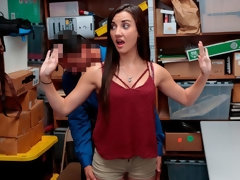 Sucer une bite, Brunette brune, Attrapée, En levrette, Seins naturels, Dénudage, Adolescente, Nénés