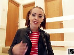 Sucer une bite, Voiture, En levrette, Poupée, Hd, Seins naturels, Criant, Adolescente