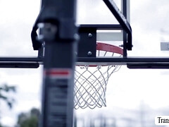 Анальный секс, Большие сиськи, Глубокая глотка, Межрасовый секс, Лизание жопы, Трансы, Втроем