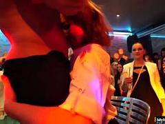 Enthousiasteling, Pijpbeurt, Hardcore, Feest