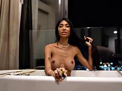 Amateur, Asiatique, Beauté, Sucer une bite, Transsexuelle