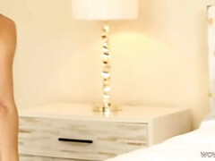 Freundin, Lesbisch, Lecken, Lingerie, Natürlichen titten, Muschi, Strümpfe, Titten