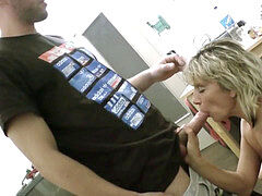 Amateur, Sucer une bite, Petit ami, Femme couguar, Cocu, Mature