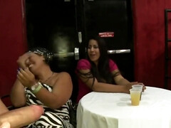 Blonde, Sucer une bite, Mignonne, Gorge profonde, En levrette, Groupe, Naturelle, Chatte