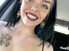 Grote kont, Bruinharig, Jurk, Vingeren, Moeder die ik wil neuken, Buiten, Alleen, Strippen