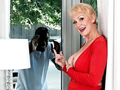 Grosser schwanz, Grosse titten, Schwarz, Blondine, Blasen, Hundestellung, Reif, Kurzes haar