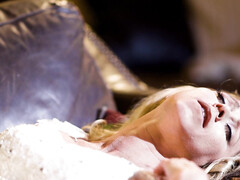 デカパイ, ブロンド, 家族, 指いじり, オナニー, 淫乱熟女, オマンコ, 結婚式