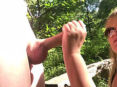 Leie, Grosser schwanz, Blasen, Spermaladung, Milf, Im freien, Öffentlich