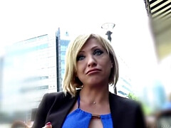 Tetas grandes, Rubia, Morena, Corridas faciales, Penetracion con dedos, Madres para coger, Al aire libre, Juguetes