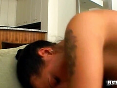 Cul, Gros cul, Noire, Sucer une bite, Brunette brune, Talons, Interracial, Actrice du porno