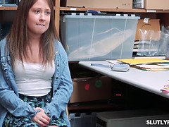Blasen, Kehlenfick, Schwarz, Interrassisch, Zwergin, Natürlichen titten, Büro, Jungendliche (18+)