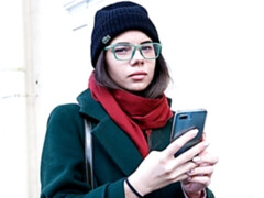 Grosse bite, Sucer une bite, Brunette brune, En levrette, Faciale, Seins naturels, Adolescente, Nénés