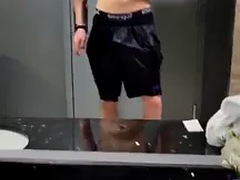 Grote lul, Gevangen, Sperma shot, Masturbatie, Pornster, Openbaar, Douche, Alleen