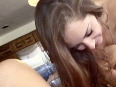 Vingeren, Lesbisch, Tieten likken