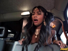 Любители, Черные, В машине, Платье, Межрасовый секс, На природе, Пирсинг, Тату