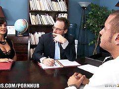 Anaal, Grote lul, Grote mammen, Bruinharig, Reusachtig, Moeder die ik wil neuken, Kousen, Tieten likken