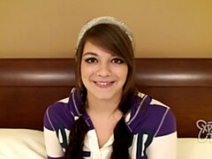 Sucer une bite, Brunette brune, Tir de sperme, Faciale, Branlette thaïlandaise, Hd, Seins naturels, Adolescente