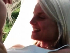 Rubia, Penetracion con dedos, Lesbiana, Al aire libre, Adolescente