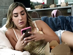 デカ尻, デカチン, ブロンド, フェラチオ, ズームショット, 手コキする, 異人種間, ティーン