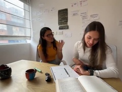 Leie, Grosser arsch, Fingern, Hd, Küssen, Latina, Lesbisch, Muschi