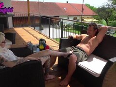 Blonde, Sucer une bite, Mixte, Allemand, Fait maison, Public, Chatte, Tatouage