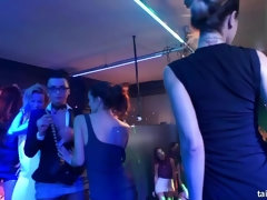 黒人, ブロンド, 衣服着たままセックス, レズビアン, オージー, パーティ, 恥ずかしがりや, スインガー