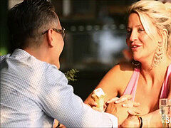 デカチン, フェラチオ, イギリス人, 女, なめる, 熟年, 淫乱熟女, フェラする