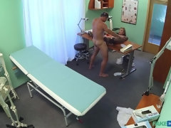 Amateur, Éjaculation interne, Branlette thaïlandaise, Infirmière, Chatte, Lécher le sphincter, Uniforme, Voyeur