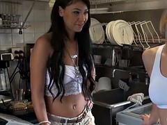 Blonde, Hard, Embrassement, Réalité