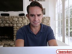 Anaal, Kont, Pijpbeurt, Bruinharig, Hondjeshouding, Klein, Tiener, Tieten likken