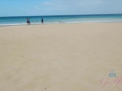 Amateur, Playa, Mamada, Novia, Pequeña, Afeitado, Flaco, Mojado