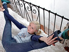 Anal, Blonde, Doigter, Masturbation, Seins naturels, Dénudage, Adolescente, Nénés