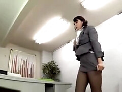 asian office lady can't hide her hairy pussy in this too short miniskirt !