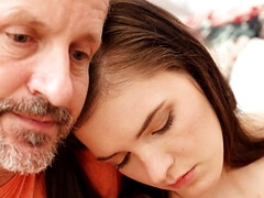 Nana, Brunette brune, Tromperie, Papa, Fétiche, Chatte, Rasée, Adolescente