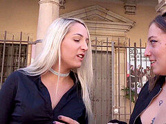 Втроем, Сиськи