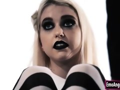 Goth Chloe Cherry gets her ass fucked