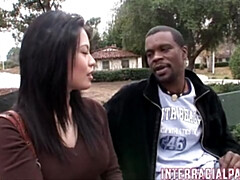 Leie, Asiatisch, Grosse titten, Schwarz, Interrassisch, Milf, Natürlichen titten, Ablutschen