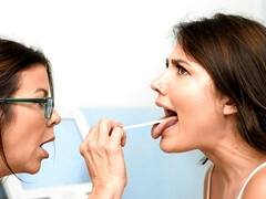 Большие сиськи, Доктор, Лесбиянка, Лизание, Милф, Киски