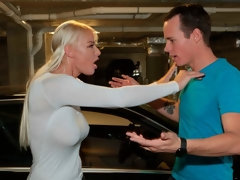 In den arsch, Blondine, Blasen, Auto, Handjob, Hardcore, Küssen, Milf