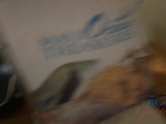 Cuarto de baño, Bikini, Morena, Novia, Pajear, Coño, Fumando, Tetas