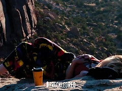 Leie, Blondine, Frau, Behaart, Im freien, Pissen, Öffentlich, Solo